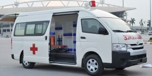 xe cứu thương toyota hiace nóc cao