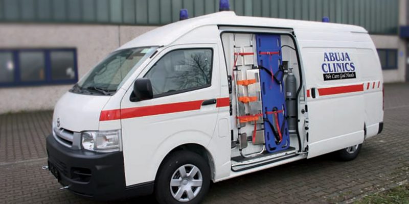 Xe cứu thương Toyota Hiace nóc thấp Xe Cứu Thương Toyota Hiace Nóc Thấp