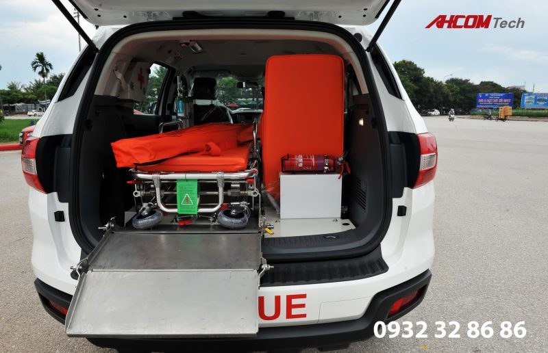 Ahcom-Tech-XE-FORD-EVEREST-CỨU-THƯƠNG-8